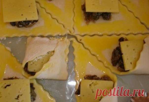 Как приготовить закусочные пирожки с грибами и сыром - рецепт, ингридиенты и фотографии