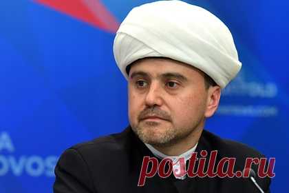 Российский муфтий дал совет по празднованию мусульманского нового года. Празднование мусульманского нового года нужно посвятить молитве и добрым делам. Такой совет дал заместитель председателя Совета муфтиев России Рушан Аббясов. Также он подчеркнул, что в исламе «это один из заповедных месяцев». Мусульманский новый год дает начало священному месяцу Мухаррам.