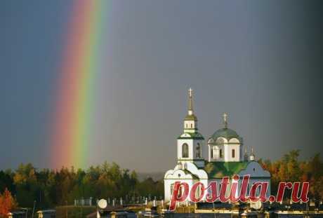 г.Нягань. храм и радуга -это улыбка бога..