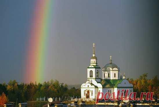 г.Нягань. храм и радуга -это улыбка бога..