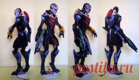 Nyreen Kandros Papercraft ...She has some LEDs embedded that's why the wire hands from her feet, also transparent omn-tool &nbsp;