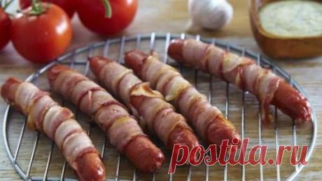 Сосиски на мангале в беконе – рецепт с фото / Простые рецепты