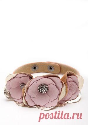 leather flower bracelet. This is so me. | Leather Inspirations | Pint…