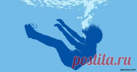 В 10% случаев догадаться, что ребенок ТОНЕТ, невозможно! Вы обязаны это знать! 

Мужчина спрыгнул с пирса прямо в одежде и очень быстро поплыл прямо к парочке, плескавшейся между своим катером и берегом, пишет A Mighty Girl.
"По-моему, он решил, что ты тонешь", - сказал муж жене…