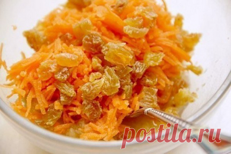 Простой морковно-фруктовый салат с изюмом 

Простейшее блюдо, наполненное витаминами, яркое и пробуждающее аппетит. 

Ингредиенты: 
Показать полностью…