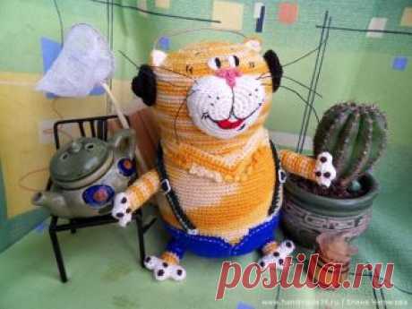 Вязаная игрушка Кот Таити – HandMade39.ru Вязанная крючком игрушка Кот Таити - мастер-класс. Возвращение блудного попугая. Смешные коты. Вязаные игрушки авторская работа заказать, купить.