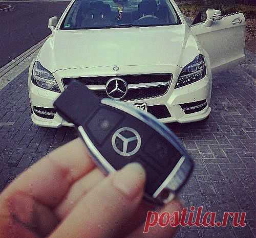 Глупо просить у бога то, чего можно достичь самому!