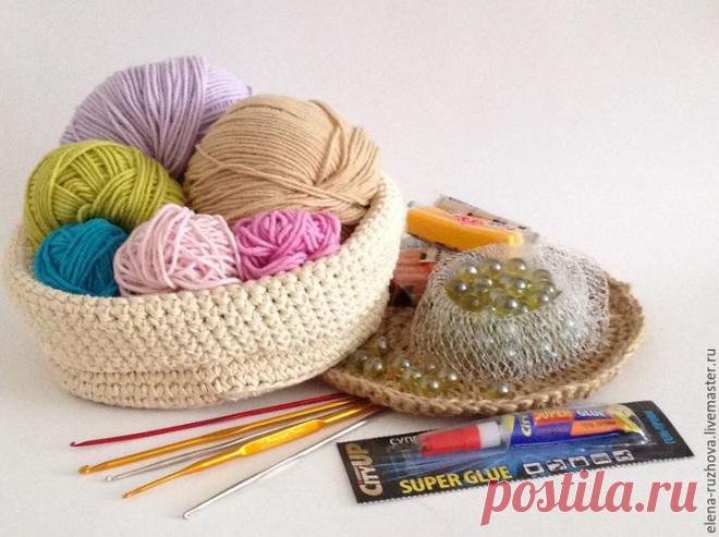 Вяжем крючком маленькую очаровательную совушку с кисточками на ушках