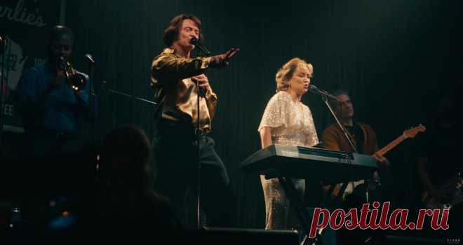 Хью Джекман и Кейт Хадсон в новом трейлере Song Sung Blue («Песня-грусть») — фильма о музыкантах, которые прославились своими каверами на песни Нила Даймонда.