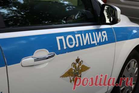 Россиянин переехал сотрудника уголовного розыска на автомобиле и получил срок. В Калужской области суд приговорил к 6,5 года лишения свободы россиянина за нападение на сотрудника уголовного розыска. В мае 2022 года полицейским поступила информация, что по Обнинску на машине красного цвета Mercedes-Benz ездит банда, занимающаяся кражами дорогих автомобилей.
