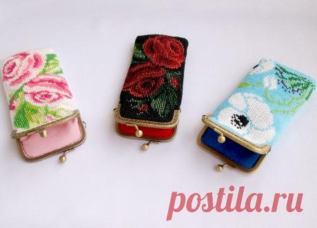 Все три... Любуюсь:)))
Все схемы Натальи Капраловой.
Наборы для вязания очечников можно как всегда заказать в личку https://vk.com/irinarudevich