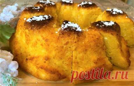 Тыквенно-творожный кекс с апельсином Вкусный, нежный, ароматный тыквенно-творожный кекс с апельсиновой ноткой. За счет пропитки апельсиновым сиропом просто тает во рту.Ингредиенты:Для теста:тыква – 200 гр.;апельсин – 1 шт.;творог – 200 гр.;сливочное масло – 100 гр.;яйца куриные – 2 шт.;сахар – 50 гр.;ванильный сахар – 10...