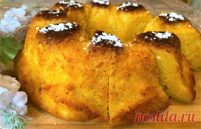 Тыквенно-творожный кекс с апельсином Вкусный, нежный, ароматный тыквенно-творожный кекс с апельсиновой ноткой. За счет пропитки апельсиновым сиропом просто тает во рту.Ингредиенты:Для теста:тыква – 200 гр.;апельсин – 1 шт.;творог – 200 гр.;сливочное масло – 100 гр.;яйца куриные – 2 шт.;сахар – 50 гр.;ванильный сахар – 10...