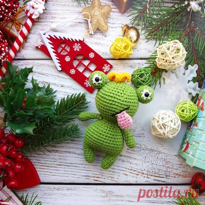 PDF Фиона мини лягушка крючком. FREE crochet pattern; Аmigurumi animal patterns. Амигуруми схемы и описания на русском. Вязаные игрушки и поделки своими руками #amimore - Лягушка, лягушонок.