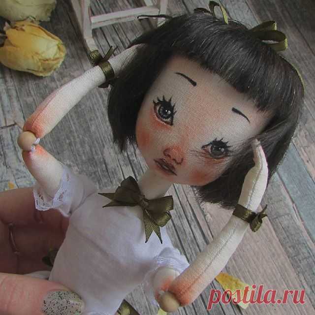 Занята.
@misslostfish #doll #кукла #creative #handmade #muñeca #artist  #gallery #интерьернаякукла #toy #vscorussia #vsco #artdoll #vscoart  #bambola #мастеркрафт #arts_gallery #art_we_inspire #алисавстранечудес #poupée #алисавзазеркалье #gothic #dark #darkness #alice #alice_in_wonderland #gothicgirl #wonderland #topcreator #ooak #инстаграмнедели