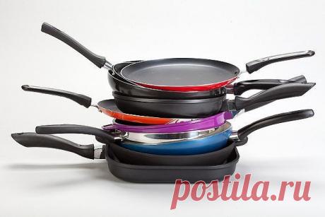 НАГАР УДАЛИ - ЭТО ПРОСТО !  **Хороший способ очистить сковороды и противни: сода 1/2чашки, жидкость для мытья посуды 1ч/л, перекись водорода 2ст/л -смешай, похоже на взбитые сливки. При необходимости введи еще перекиси. На грязную поверхность, и стоит 10мин. *После - жесткой щеткой. *Чисто и безопасно!