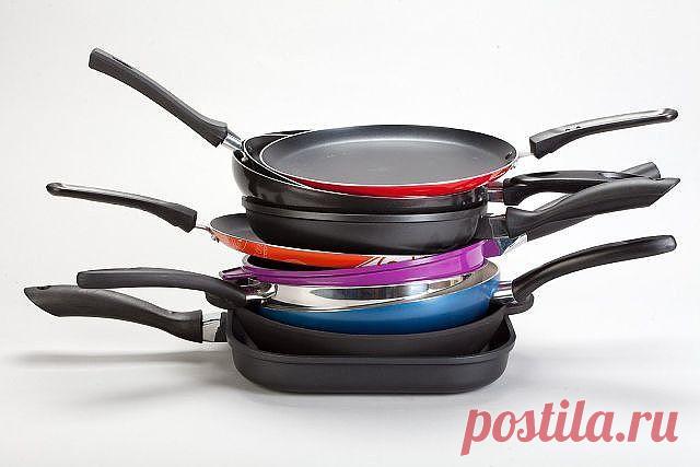 НАГАР УДАЛИ - ЭТО ПРОСТО !  **Хороший способ очистить сковороды и противни: сода 1/2чашки, жидкость для мытья посуды 1ч/л, перекись водорода 2ст/л -смешай, похоже на взбитые сливки. При необходимости введи еще перекиси. На грязную поверхность, и стоит 10мин. *После - жесткой щеткой. *Чисто и безопасно!