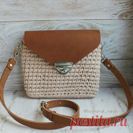 CÓMO HACER UN BOLSO CLUTCH DE GANCHILLO O TRAPILLO Y CUERO - El Cómo de las Cosas