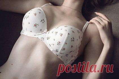 Девушка раскрыла частоту стирки своего бюстгальтера и вызвала споры в сети. Блогерша с никнеймом average_at_best_ раскрыла частоту стирки своего бюстгальтера и вызвала споры в сети. Девушка сняла ответ на видео, в котором спрашивалось о периодичности очистки данного вида нижнего белья от загрязнений. Так, она призналась, что стирает указанный предмет гардероба примерно раз в год.