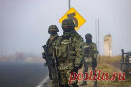 Мексика направила 1,5 тысячи военных в Синалоа после ареста главы наркокартеля. Власти Мексики направили 1,5 тысячи военных в штат Синалоа после ареста главы одного из крупнейших наркокартелей численностью около 30 тысяч человек Овидо Гусмана. По данным министерства, главной задачей военных станет «укрепление правого государства» и взаимодействие с властями при задержании членов группировок.