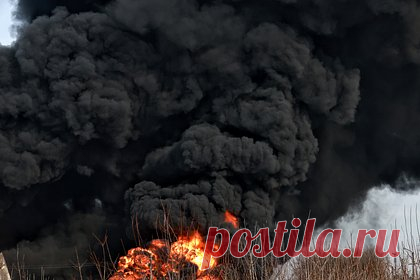 В Одессе после взрывов начался мощный пожар