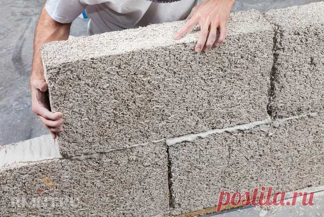 Hempcrete: особенности материала и область применения В этой статье сайт RMNT расскажет о таком малоизвестном строительном материале, как hemcrete или «коноплебетон». Выясним, как может использоваться данный материал, который, как уверяют специалисты, может стать хорошей и экологически чистой альтернативой привычному всем бетону.