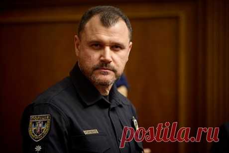 Стало известно об увольнении пяти заместителей главы МВД Украины. Пять заместителей министра внутренних дел Украины Игоря Клименко подали в отставку. Об этом сообщает издание «РБК-Украина». По данным издания, заявления об увольнении написали Игорь Бондаренко, Екатерина Павличенко, Богдан Драпьятый, Мэри Акопян и Сергей Гончаров. Информацию подтвердили в МВД.