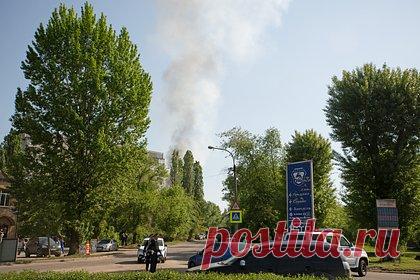 На месте удара в Луганске нашли обломки иностранной ракеты. На месте удара по зданию бывшего авиационного училища штурманов (ВВАУШ) в Луганске найдены обломки ракеты иностранного производства. Об ударе по зданию бывшего училища стало известно утром 15 мая. Учебное заведение было ликвидировано в конце 90-х годов, но в этом районе находится достаточно плотная жилая застройка.