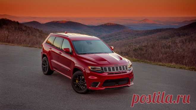 Jeep сделал самый мощный в мире внедорожник | Чёрт побери Марка, название которой в нашей стране давно стало нарицательным, выпустила самый мощный и быстрый серийный внедорожник — инфернальный Jeep Grand Cherokee Trackhawk. Десяток лет назад Jeep Grand Cherokee SRT8 с атмосферным 6,1-литровым V8 мощностью 420 лошадиных сил правил бал на рынке мощных внедорожников: быстрее него был только Porsche Cayenne Turbo. Однако чуть позже его стремительно обогнали в мощности и скорос...