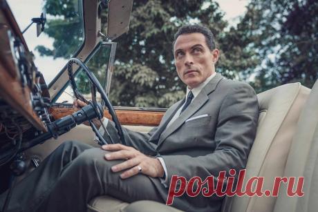 Главная по детективам: 5 сериалов, снятых по книгам Агаты Кристи  ✨
1. «Убийство в Восточном экспрессе» В основе этого сериала — романы Агаты Кристи.
По сюжету главный герой — сыщик Эркюль Пуаро, который путешествует в роскошном поезде, где происходит серия загадочных убийств.
2. «Убийство на поле для гольфа» Действие происходит в вымышленном городе.
В начале сериала в него приезжает знаменитый адвокат и детектив по совместительству, чтобы расследовать убийство.
3. «Убийство по алфавиту» Один …