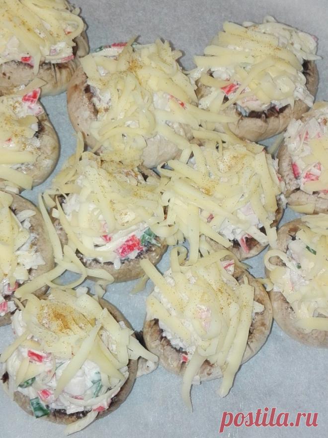 Шампиньоны, фаршированные крабовыми палочками - Простые рецепты Овкусе.ру