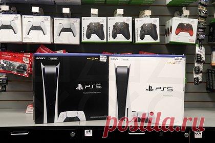 Раскрыта стоимость PlayStation 5 Pro. Авторы YouTube-канала Moore's Law Is Dead рассказали о выходе новой версии консоли PlayStation. Стоимость базовой версии приставки без дисковода составит 500 долларов. Новая консоль окажется немного мощнее актуальной. Девайс позволит запускать некоторые игры в разрешении 4К и повысить частоту кадров.