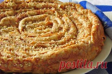 Блинный пирог с творогом, изюмом и грецкими орехами — Домашняя кулинария