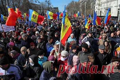 Лидер оппозиции Молдавии отверг перспективу вступления страны в Евросоюз. Молдавия никогда не вступит в Европейский союз (ЕС), а сама интеграционная группировка ей не нужна, заявил глава оппозиционной партии Шор Илан Шор. Так он отреагировал на слова президента республики Майи Санду, которая ранее заявила, что страна может присоединиться к ЕС к 2030 году.