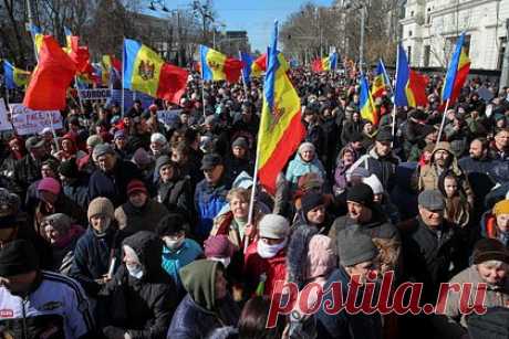 Лидер оппозиции Молдавии отверг перспективу вступления страны в Евросоюз. Молдавия никогда не вступит в Европейский союз (ЕС), а сама интеграционная группировка ей не нужна, заявил глава оппозиционной партии Шор Илан Шор. Так он отреагировал на слова президента республики Майи Санду, которая ранее заявила, что страна может присоединиться к ЕС к 2030 году.