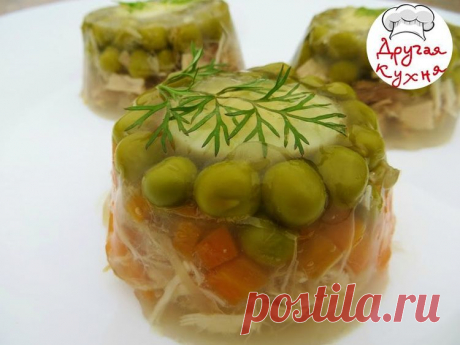 Праздничное заливное из курицы.