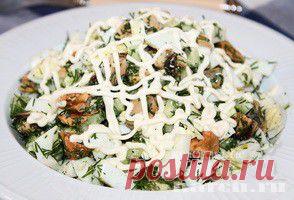 Салат из огурцов с мидиями «Арина»