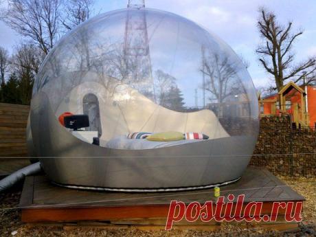Надувная шар-палатка. Представьте себя лежащими в ней в дождь