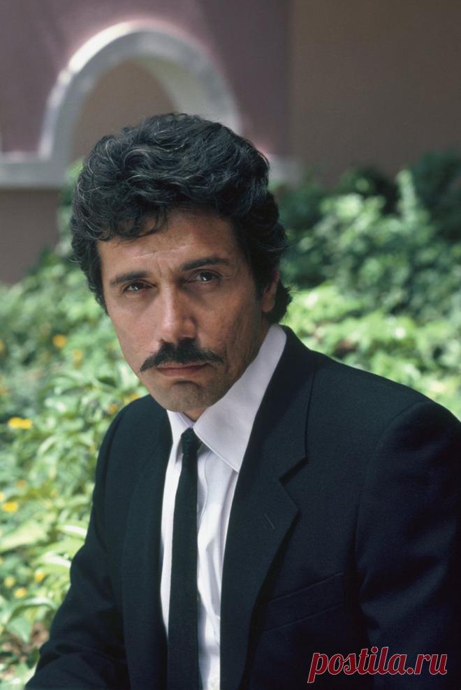 Эдвард Джеймс Олмос, 24 февраля, 1947