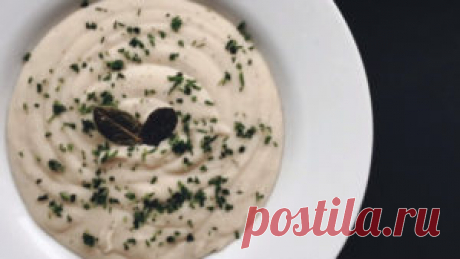 Такого вы не пробовали - 
Суп пюре из бобов - сплав вкуса и пользы! 
Ингредиенты - фасоль или бобы, лук репчатый, оливковое масло, соль, перец, специи, зелень.