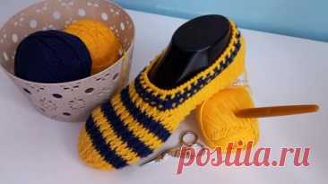 Очень красивые и уютные тапочки спицами.