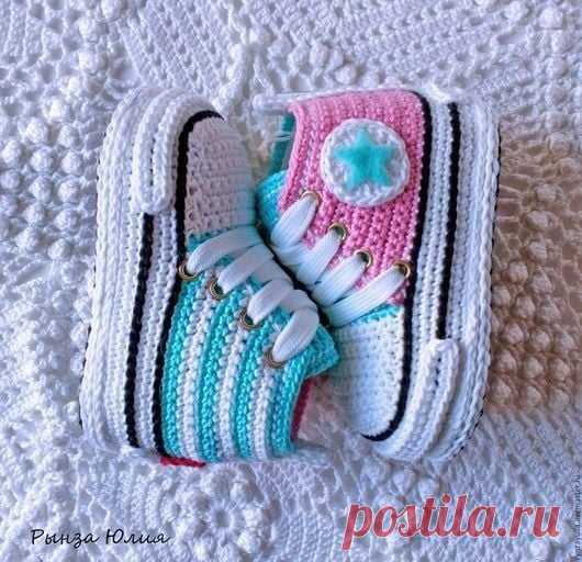 (10) Facebook