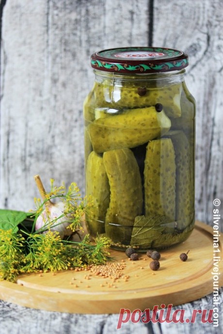 Маринованные огурцы.