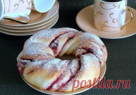 Клюквенные веночки из дрожжевого теста пошаговый рецепт с фото