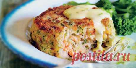 LOWCARB FISCHFRIKADELLEN - saraokla ZUTATEN(10 STÜCK): 400 g Lachsfilet2 Esslöffel Bio Kokosmehlfrische Petersilie1 Esslöffel Bio Dijon Senf1 Frühlingszwiebel1 Eigelb1 Esslöffel geriebener Ingwer1/2 Chilischote2 Esslöffel natives OlivenölSalzPfeffer ZUBEREITUNG: Die Petersilie, die Frühlingszwiebel und die 1/2 Chillischote klein hacken.Alle Zutaten in einen Zerkleinerer geben und diese mixen, bis sich alles gut vermengt hat.Die fertige Masse in einen luftdichten Aufbewahru...