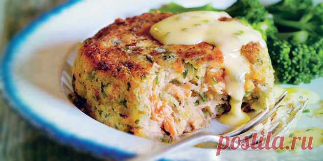 LOWCARB FISCHFRIKADELLEN - saraokla ZUTATEN(10 STÜCK): 400 g Lachsfilet2 Esslöffel Bio Kokosmehlfrische Petersilie1 Esslöffel Bio Dijon Senf1 Frühlingszwiebel1 Eigelb1 Esslöffel geriebener Ingwer1/2 Chilischote2 Esslöffel natives OlivenölSalzPfeffer ZUBEREITUNG: Die Petersilie, die Frühlingszwiebel und die 1/2 Chillischote klein hacken.Alle Zutaten in einen Zerkleinerer geben und diese mixen, bis sich alles gut vermengt hat.Die fertige Masse in einen luftdichten Aufbewahru...