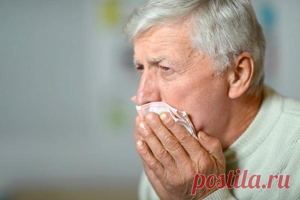 Что такое сердечный кашель, и как не спутать его с простудой

Сердечный кашель — это не самостоятельная болезнь, а специфический медицинский термин, условное обозначение симптома, который появляется на фоне патологии сердца и сосудов и никак не связан с заболеваниями дыхательной системы.

Откуда берется сердечный кашель? Когда циркуляция крови по кровеносной системе нарушена из-за отклонений в работе сердца, то, в определенный момент, кровь может застаивается в легких ....