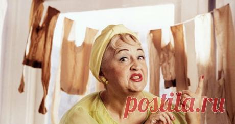 Мужик решил разыграть надоевшую тёщу Итог шутки — МЕГА поучителен! Один мужик решил подшутить над своей тещей, которая его запилила почти насмерть. Воспользовавшись тем, что дорогая мама учапала на рынок, зятек выпилил дырку в обеденном …