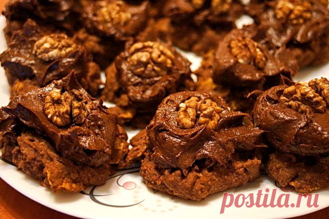 Афганское печенье 



 





Это пирожные! Что смогла передала при этом отвратительном, вечернем, искусственном освещении. Была готова его съесть уже на стадии замеса теста))) так оно благоухало шоколадом, и выглядело …