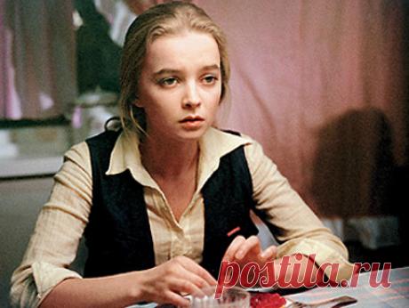 Как менялась Александра (актриса Наталья Вавилова) из фильма "Москва слезам не верит" с течением времени.